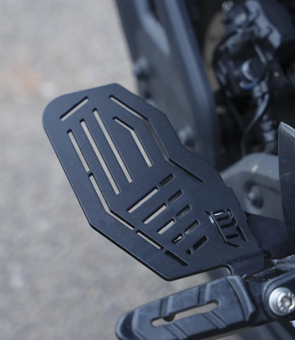 FOOTREST (SET) FOR PULSAR NS200