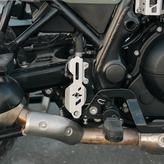 BUCKLER MASTER CYLINDER GUARD SILVER FOR SCRAM 440