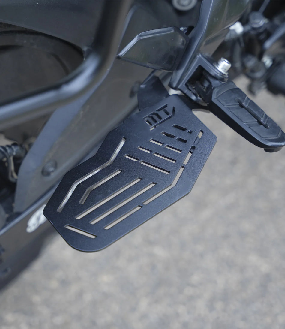 FOOTREST (SET) FOR PULSAR NS200