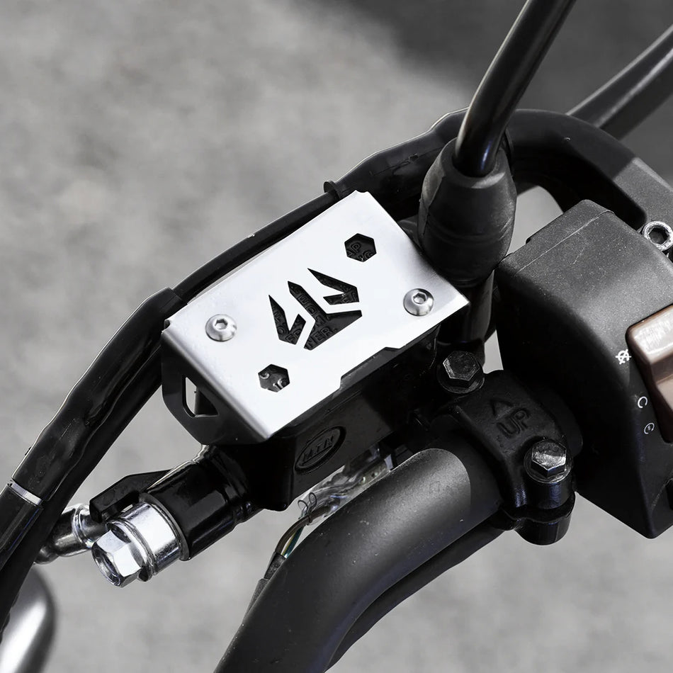 FRONT MASTER CYCLINDER GUARD (SS) FOR YAMAHA XSR 155