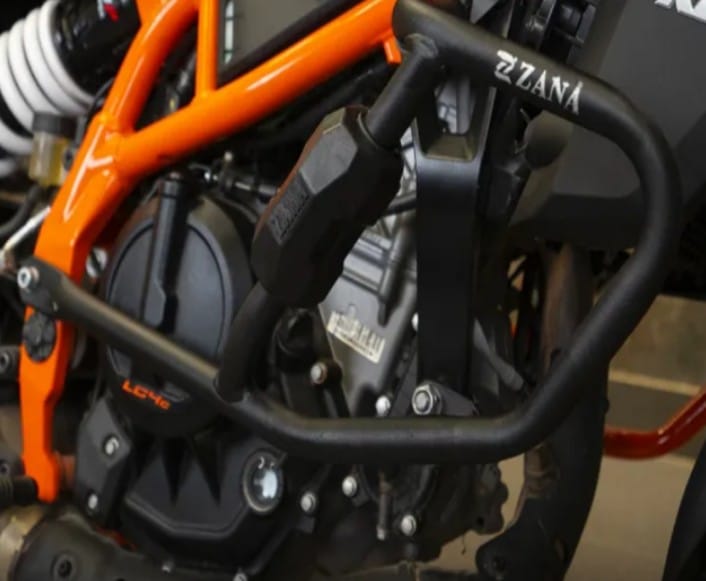 CRASH GUARD WITH SLIDER PUCK BLACK FOR KTM DUKE 390/250/200/390 GEN 3