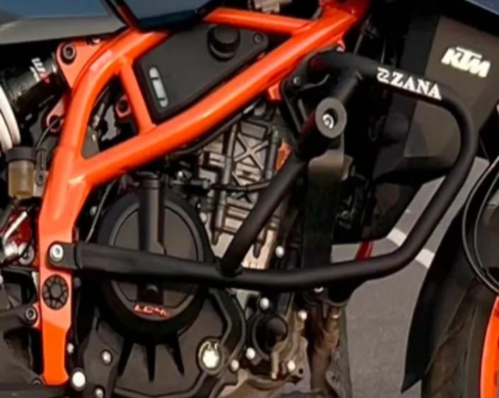 CRASH GUARD WITH SLIDER BLACK FOR KTM DUKE 390/250/200/390 GEN 3