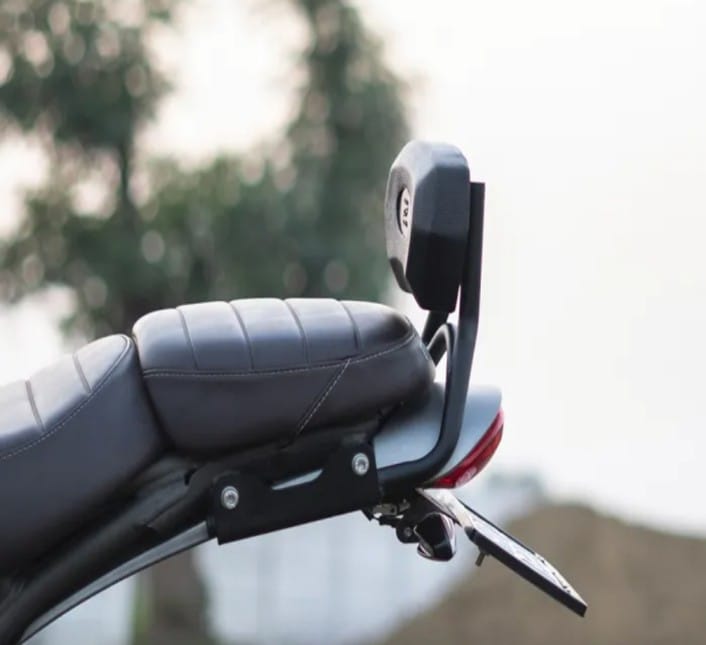 BACK REST BLACK FOR FOR TRIUMPH SCRAMBLER 400 X