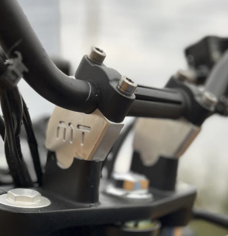 HANDLEBAR RISER SILVER FOR HIMALAYAN 411