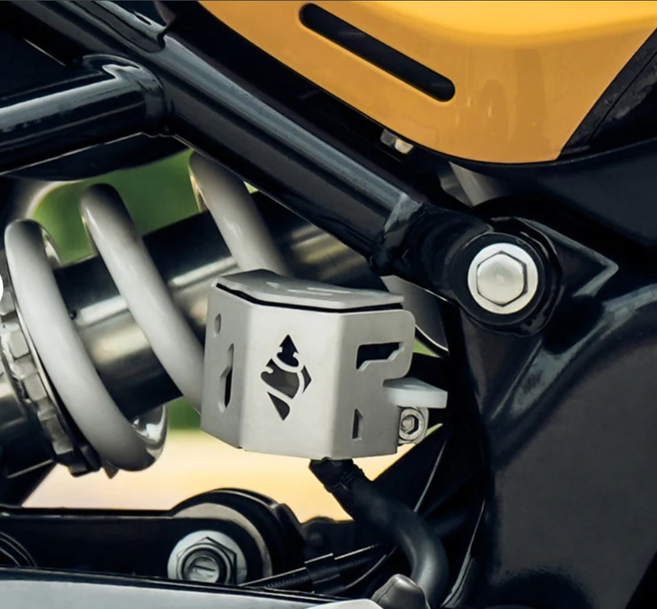 LCB CASQUE REAR OIL CAP SILVER FOR GUERRILLA 450