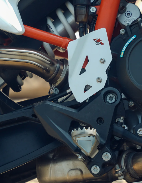 Legundary KTM ADV 890 Titan Master Cylinder Guard Silver