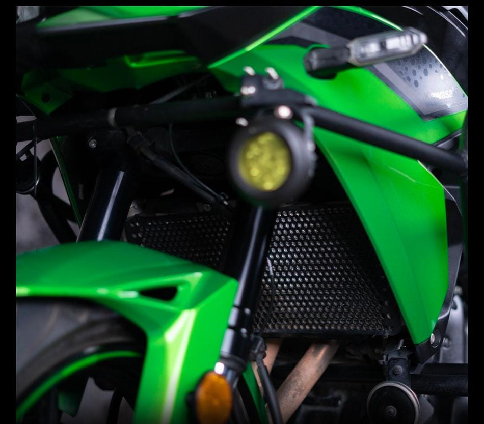 FOR KAWASAKI VERSYS 650 RADIATOR GUARD (GRILL) BLACK