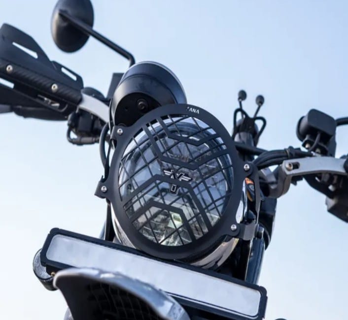 FOR YEZDI SCRAMBLER HEAD LIGHT GRILL SS (BLACK)