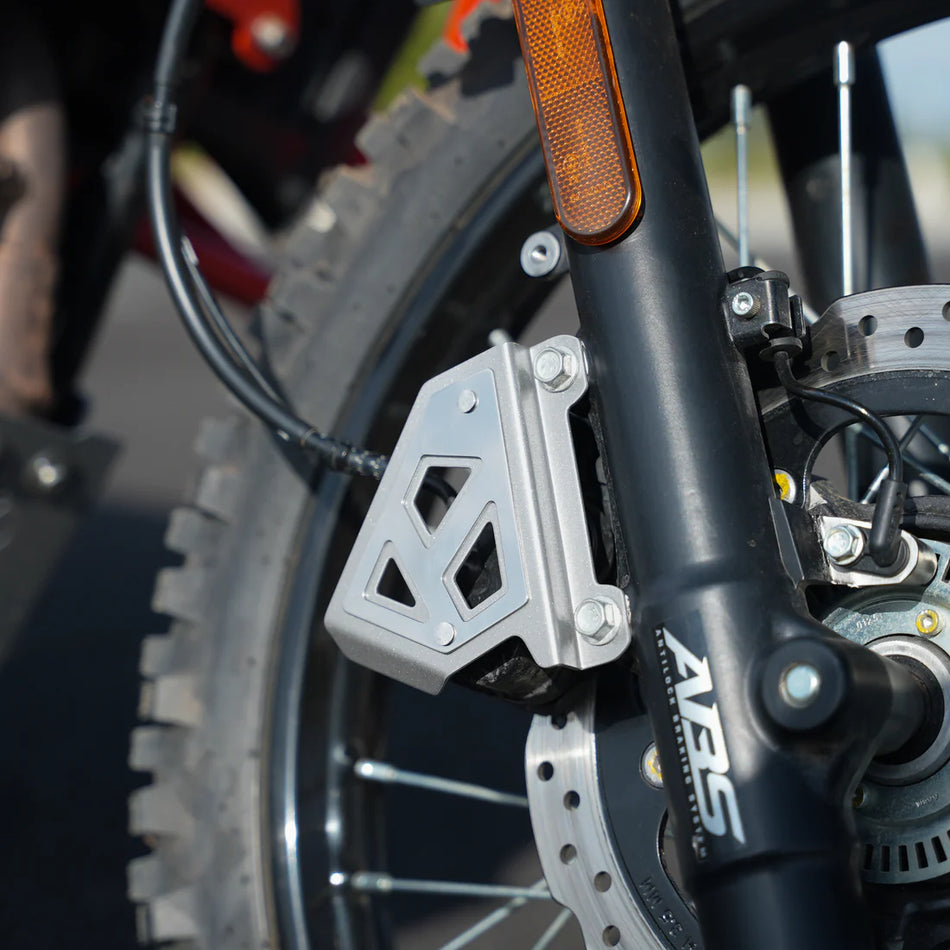 FRONT CALIPER GUARD SILVER FOR XPULSE 210